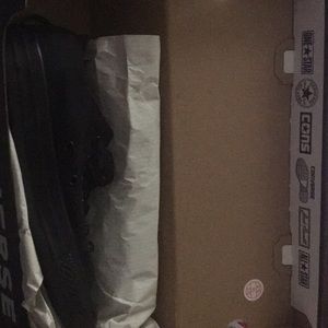 Converse (Men’s size 6) (women’s size 8)